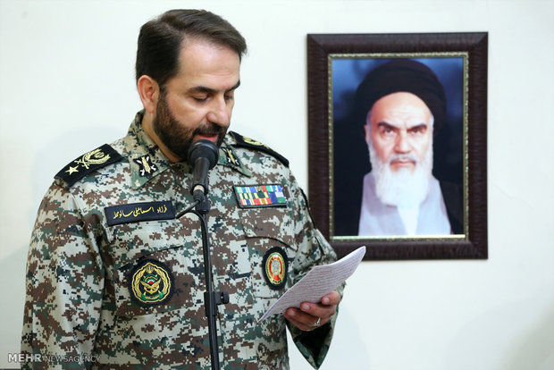 Leader receives Iran's Khatam Al-Anbia cmdrs, officials