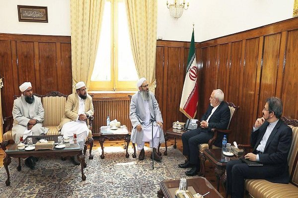 «مولوی عبدالحمید» با «ظریف» دیدار و گفتگو کرد 