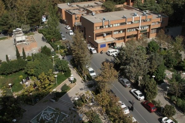تردد خودرو در محوطه دانشگاه صنعتی شریف ممنوع شد