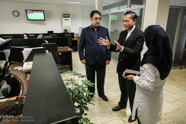 Thai envoy to Tehran visits Mehr News Agency HQ