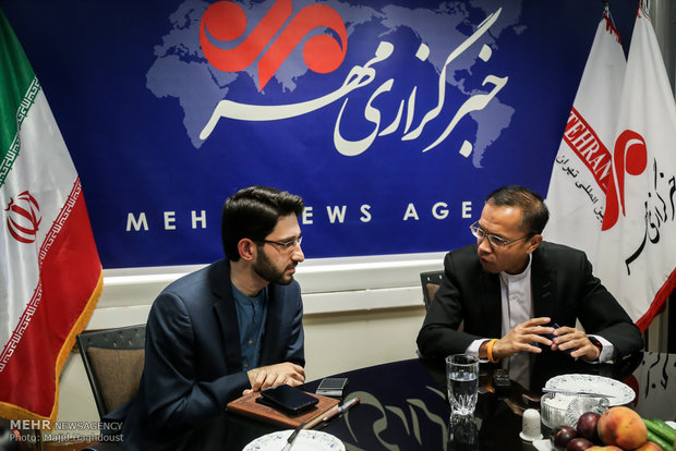 Thai envoy to Tehran visits Mehr News Agency HQ