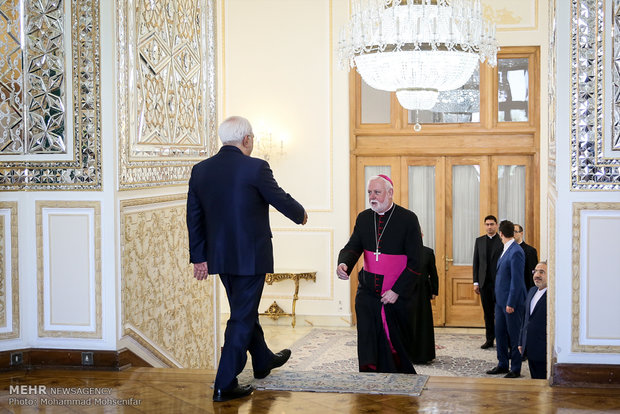 Iranian FM meets with Vatican counterpart