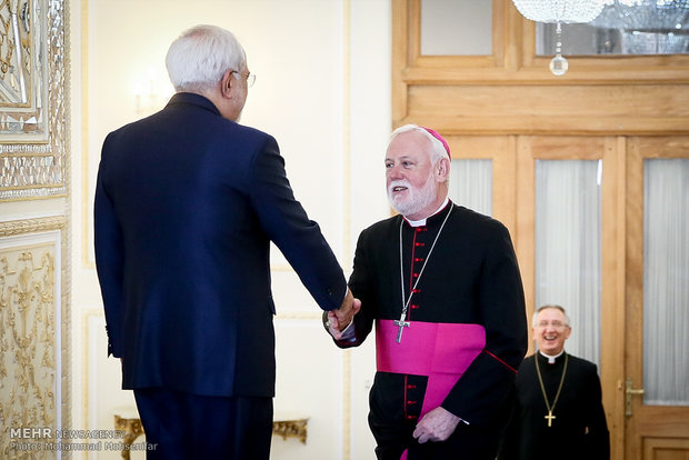 Iranian FM meets with Vatican counterpart