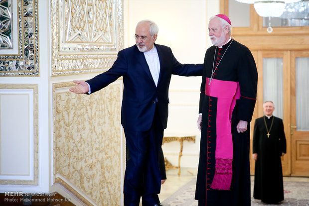 Iranian FM meets with Vatican counterpart