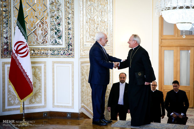 Iranian FM meets with Vatican counterpart