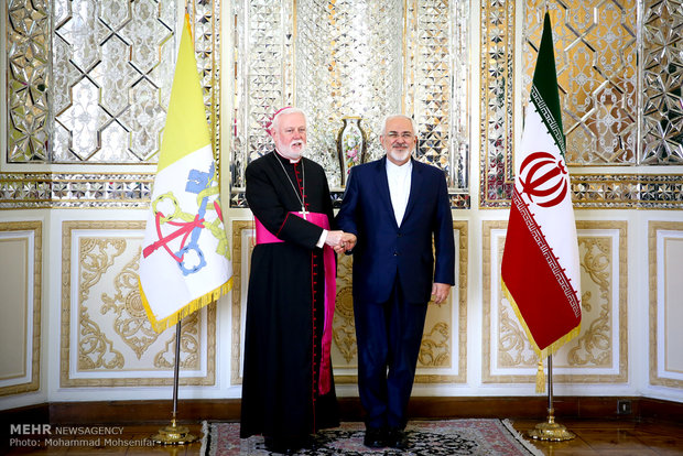 Iranian FM meets with Vatican counterpart