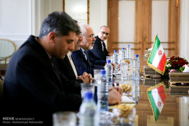 Iranian FM meets with Vatican counterpart