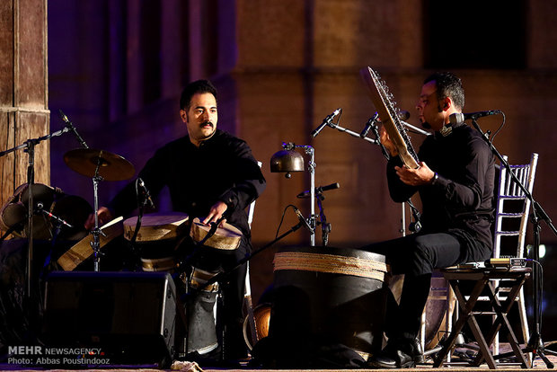 Şehram Nazeri'den İsfahan'da coşkulu konser