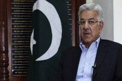 Pakistani defense min. slams Western hypocrisy over Iran