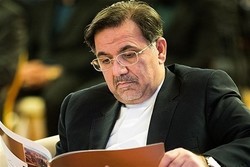 آخوندی سوء مدیریتش در حمل و نقل را به گردن رحمانی فضلی انداخت آخوندی سوء مدیریتش در حمل و نقل را به گردن رحمانی فضلی انداخت