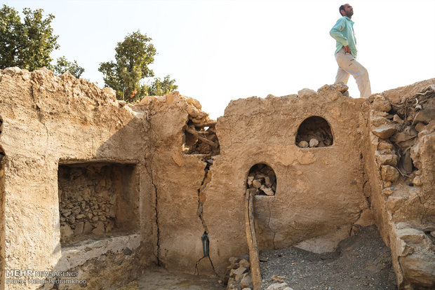 کوچ اجباری روستای میراحمد غریبی ها 