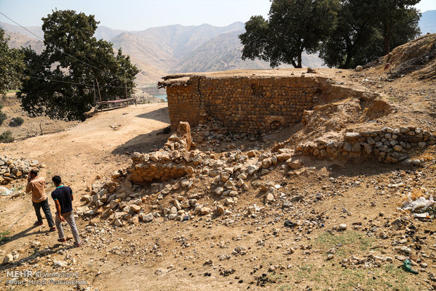 کوچ اجباری روستای میراحمد غریبی ها 