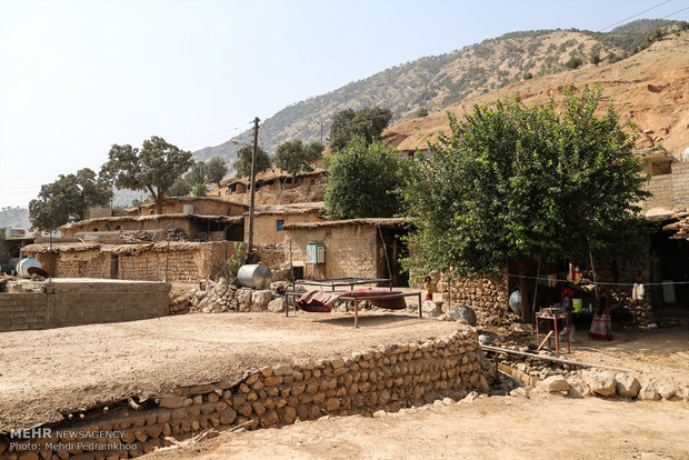 کوچ اجباری روستای میراحمد غریبی ها 