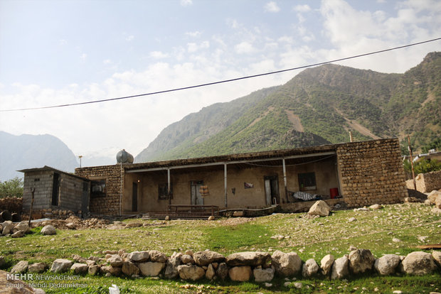 کوچ اجباری روستای میراحمد غریبی ها 