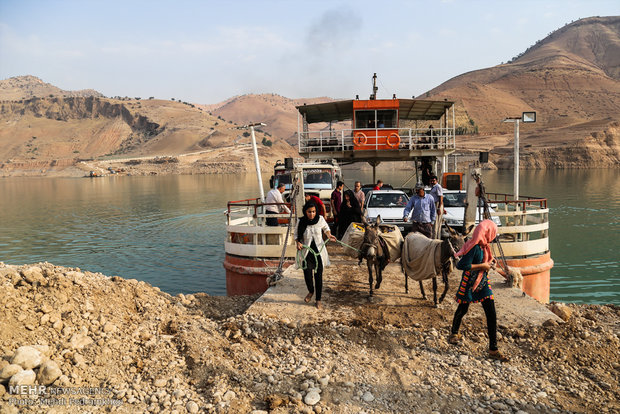 کوچ اجباری روستای میراحمد غریبی ها 