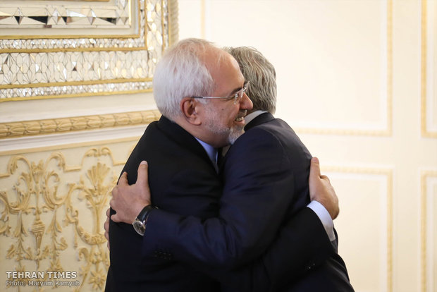 Zarif receives Pakistani counterpart in Tehran
