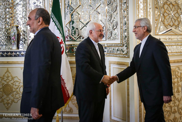 Zarif receives Pakistani counterpart in Tehran