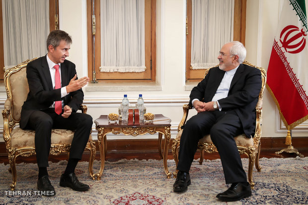 Iran's Zarif meets foreign ambassadors in Tehran