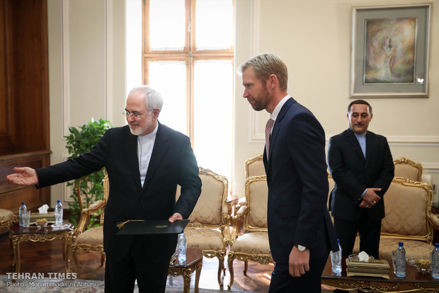 Iran's Zarif meets foreign ambassadors in Tehran