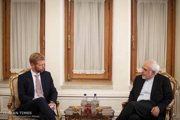 Iran's Zarif meets foreign ambassadors in Tehran