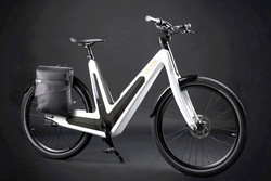 داتیس خودرو برای نخستین مرتبه، دوچرخه‌های خورشیدی را به ایران آورد