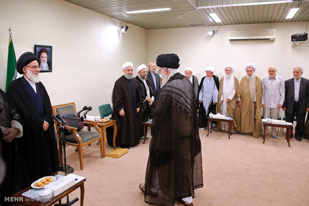 Leader receives Expediency Council's new members
