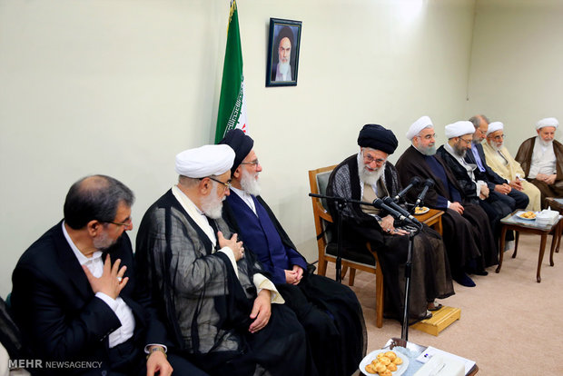 Leader receives Expediency Council's new members