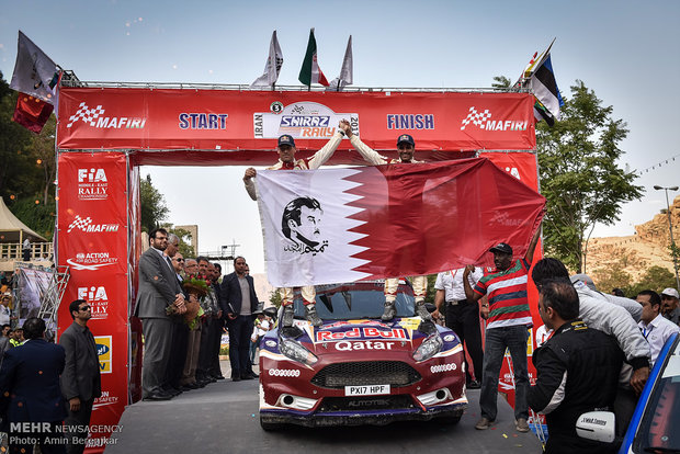 İran'daki ralli yarışmasının kapanış töreni