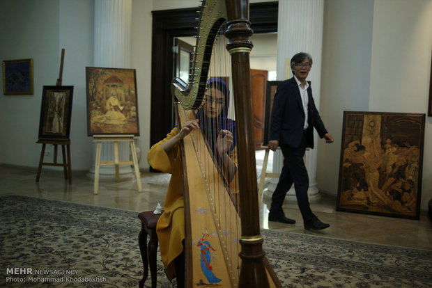 Iranian mosaic art expo., S Korean music held in Tehran