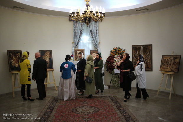 Iranian mosaic art expo., S Korean music held in Tehran