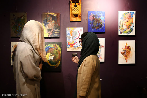 نمایشگاه نقاشی «انعکاس» در همدان برپا شده است