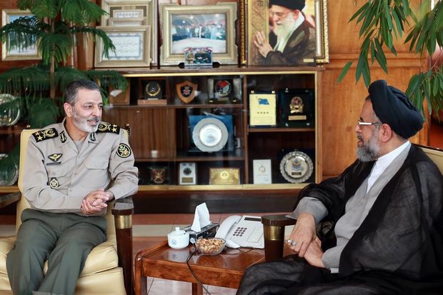 وزیر اطلاعات با فرمانده کل ارتش دیدار و گفت‌وگو کرد