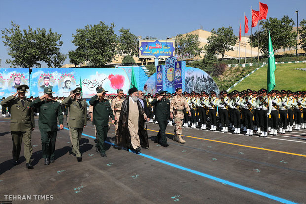 Ayatollah Khamenei attend graduation ceremony at Police Academy