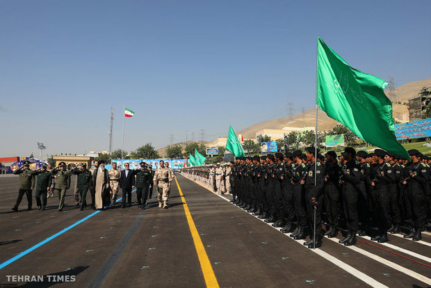 Ayatollah Khamenei attend graduation ceremony at Police Academy