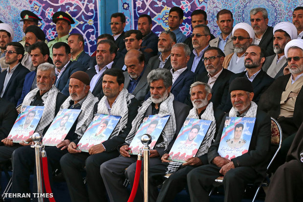 Ayatollah Khamenei attend graduation ceremony at Police Academy