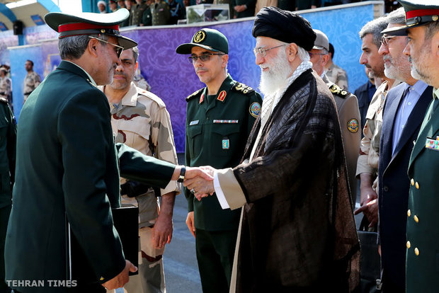 Ayatollah Khamenei attend graduation ceremony at Police Academy