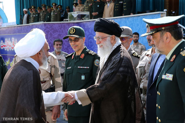 Ayatollah Khamenei attend graduation ceremony at Police Academy