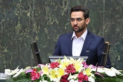 مجلس از پاسخ های آذری جهرمی به سوال دو نماینده قانع شد