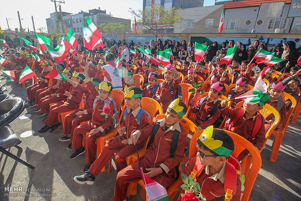 جشن شکوفه ها در دبستان شمس طوس شهرستان بیرجند‎