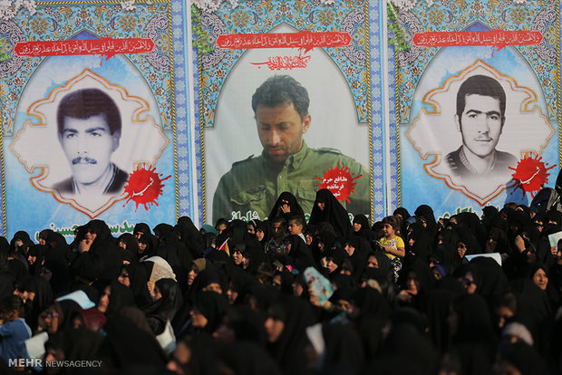 Gen. Soleimani attends service ceremony of martyr in N Iran