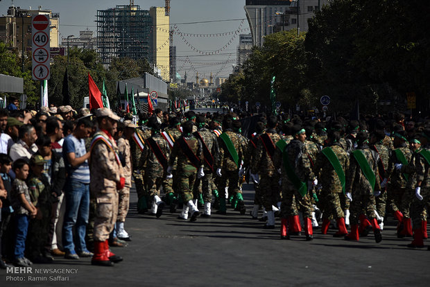 رژه نیرو های مسلح در مشهد / رامین صفاری