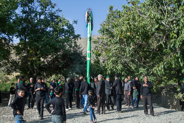 آیین علم گردانی روستای هزاوه