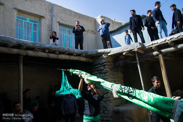 آیین علم گردانی روستای هزاوه