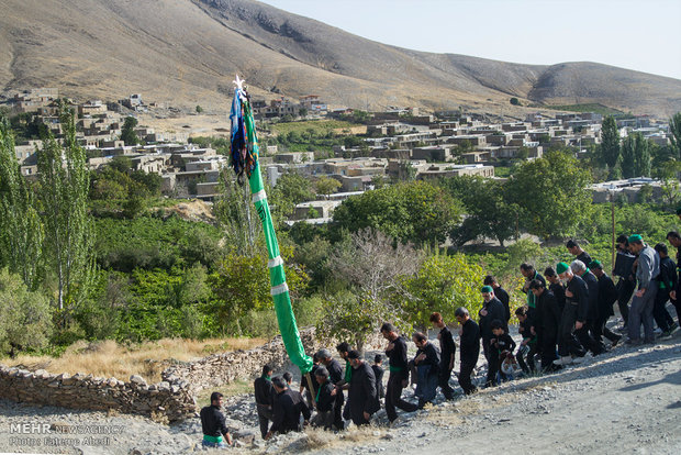 آیین علم گردانی روستای هزاوه