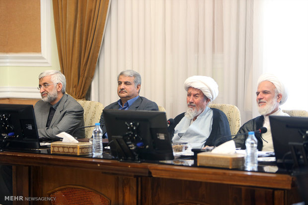 1st session of Expediency Council in new term