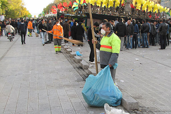  ۲۰۰ تن زباله توسط کارگران شهرداری بیرجند در کاظمین جمع آوری شد