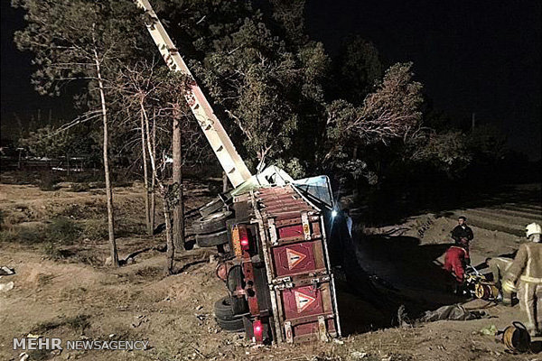 سقوط کامیون به دره در استان فارس ۵ کشته به همراه داشت