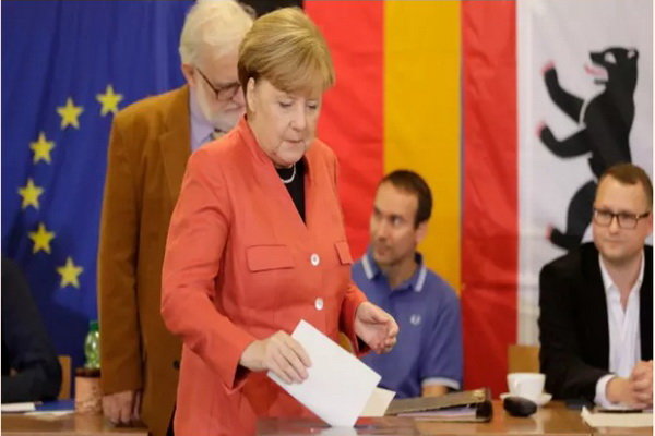 مرکل صدراعظم آلمان می‌شود/ شادی هواداران حزب دموکرات مسیحی
