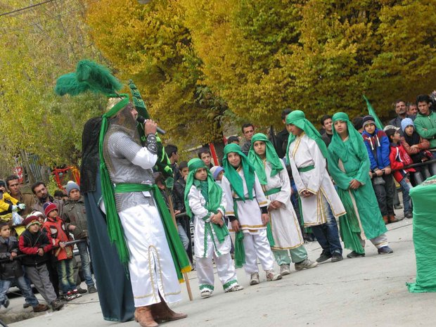 اجرای تعزیه میدانی «وترالموتور» در روستای غیاث آباد فسا