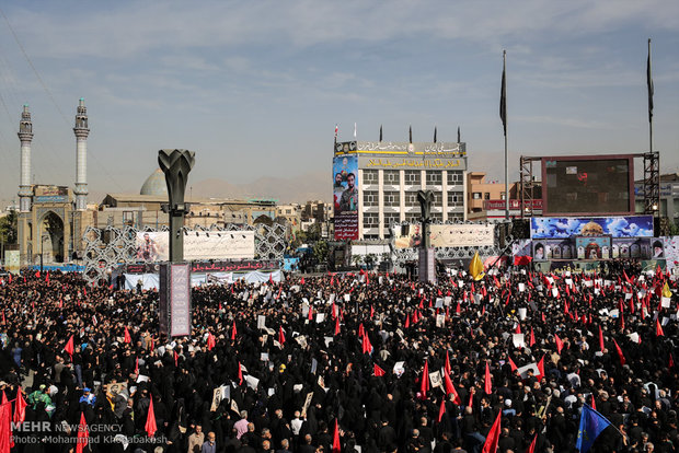 مراسم تشییع شهید محسن حججی در میدان امام حسین (ع) -۲